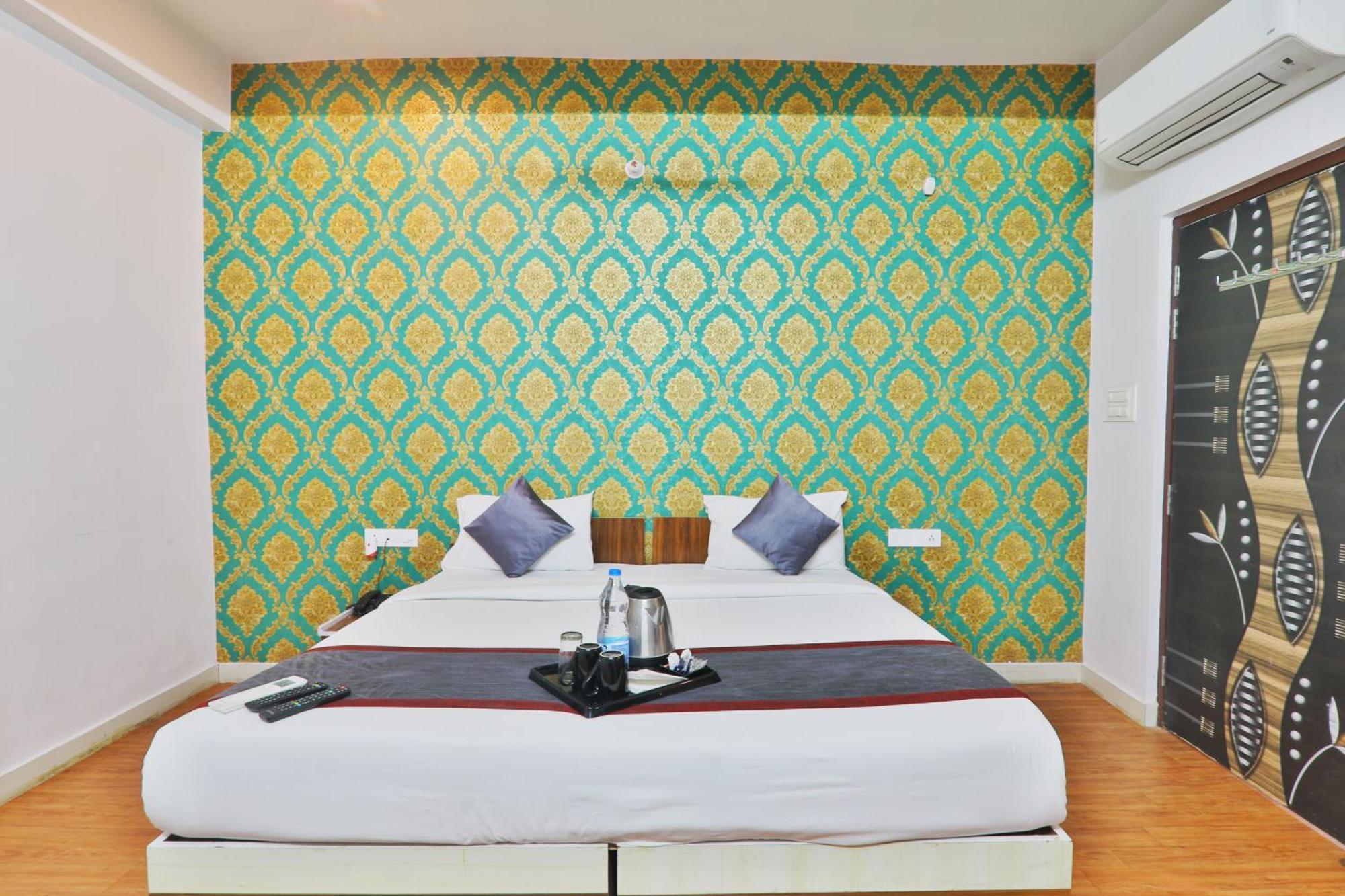 Divine Glory Hotel Lakhnau Kültér fotó