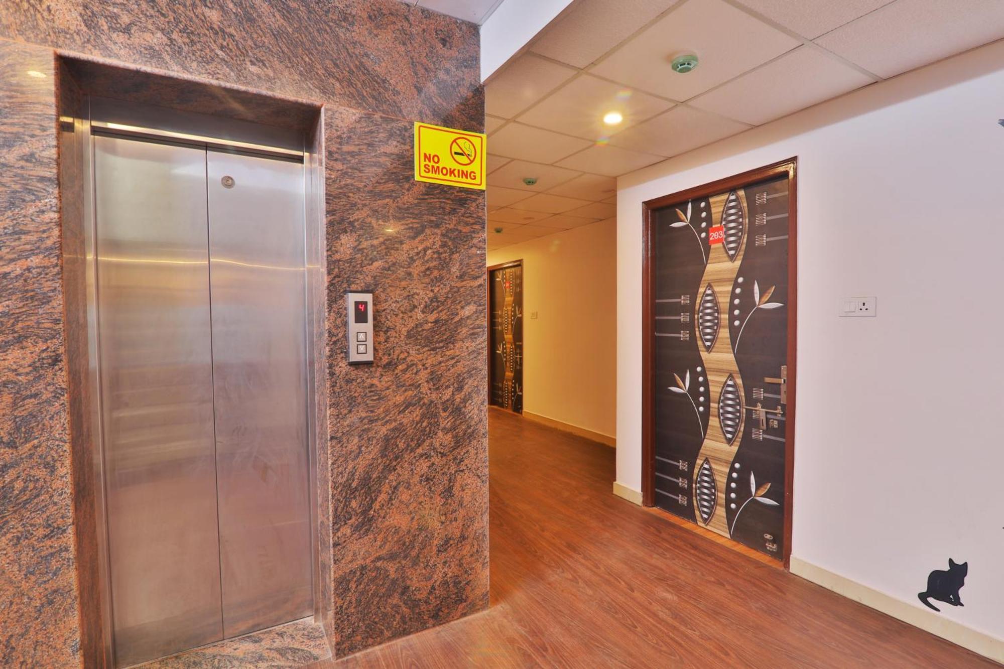Divine Glory Hotel Lakhnau Kültér fotó